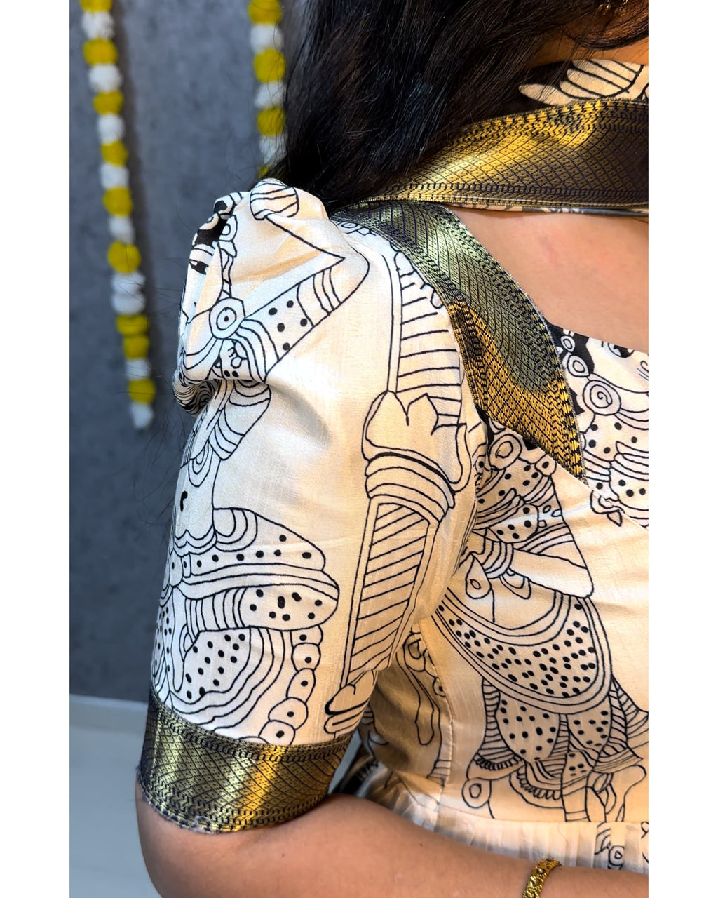 Bigboss fame rithu Chowdary frock