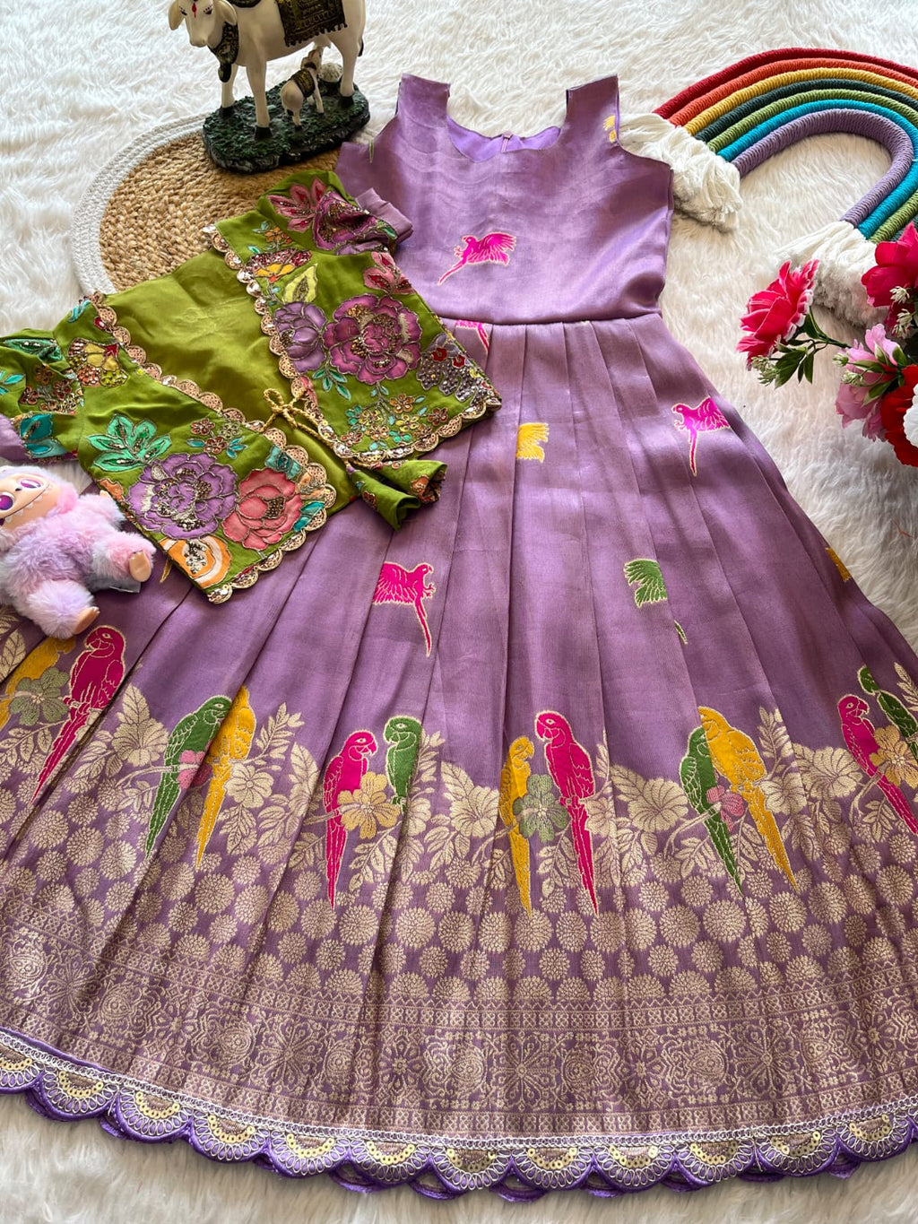 KIDS PARROT DESIGN GOWN