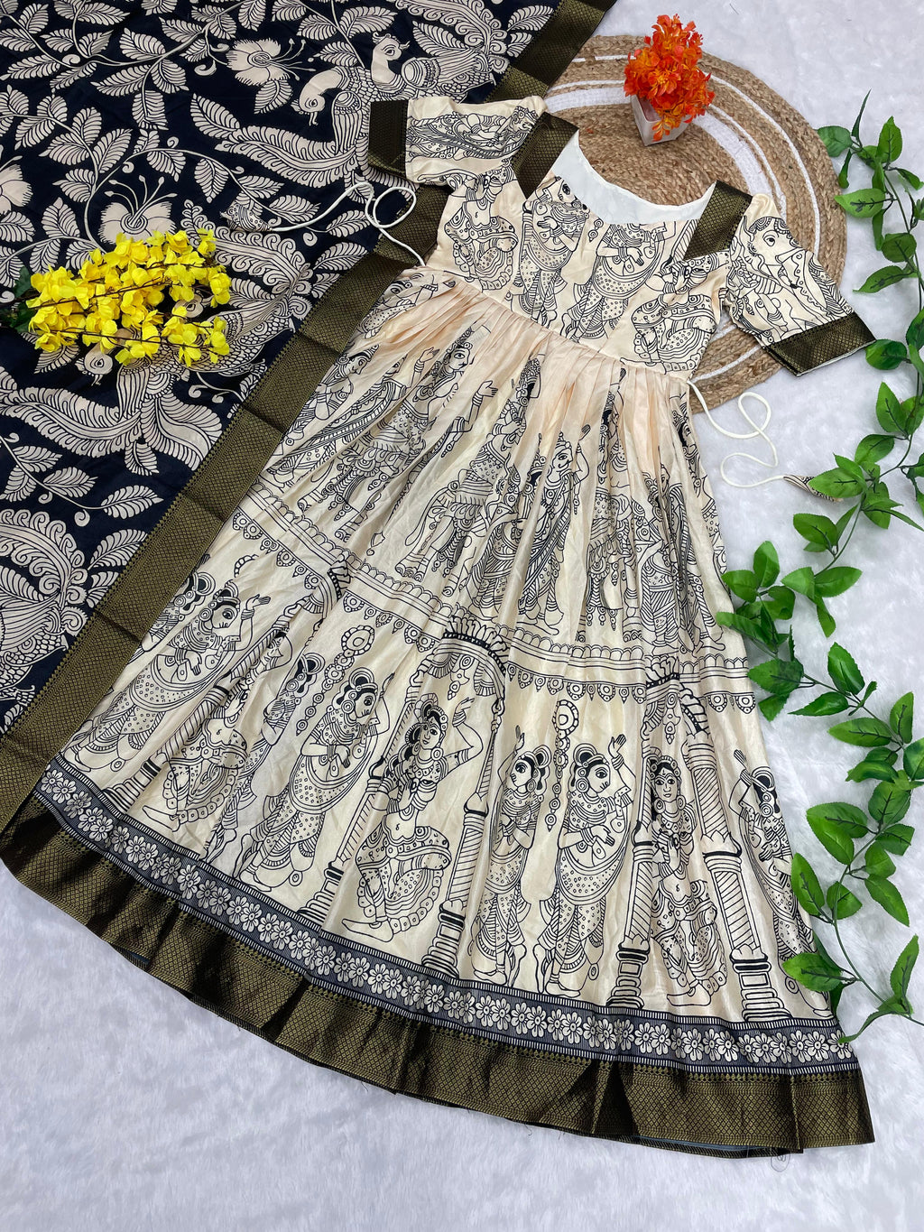 Bigboss fame rithu Chowdary frock