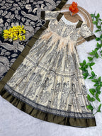 Bigboss fame rithu Chowdary frock