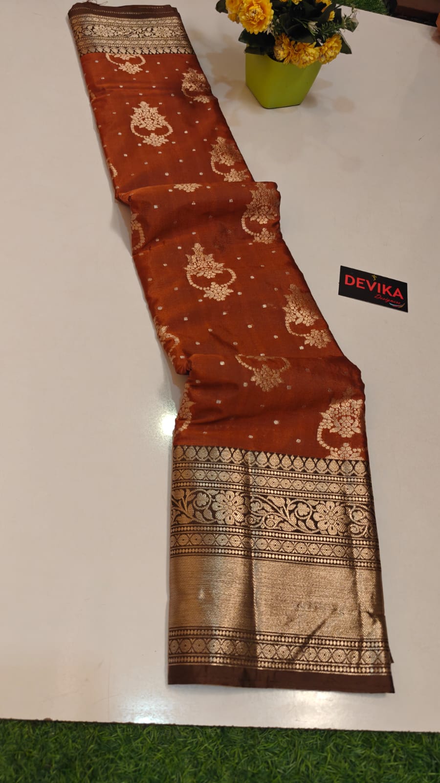 Rust orange trending SAREE            RUST399