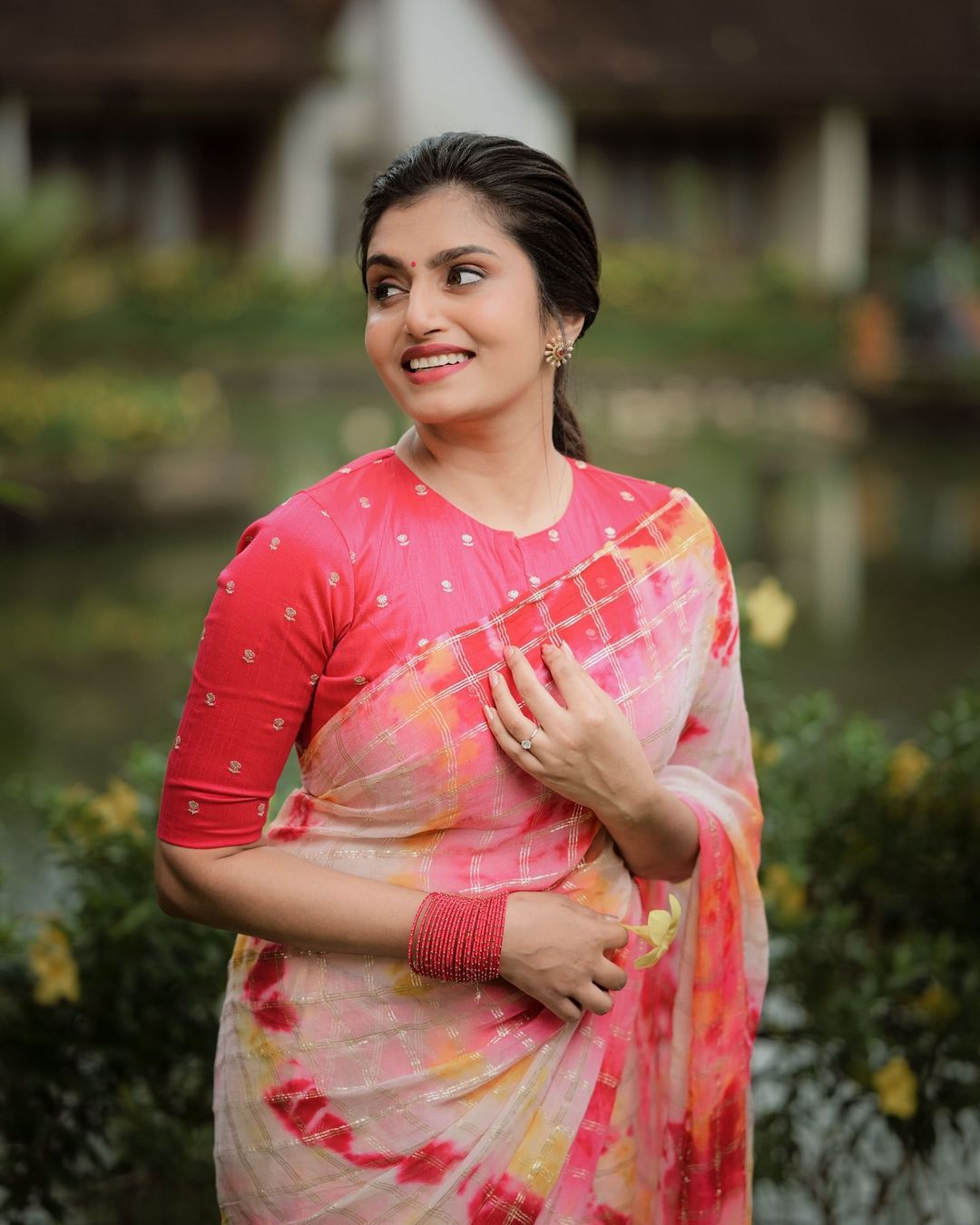 GEORGETTE ZARI CHEX SAREE.