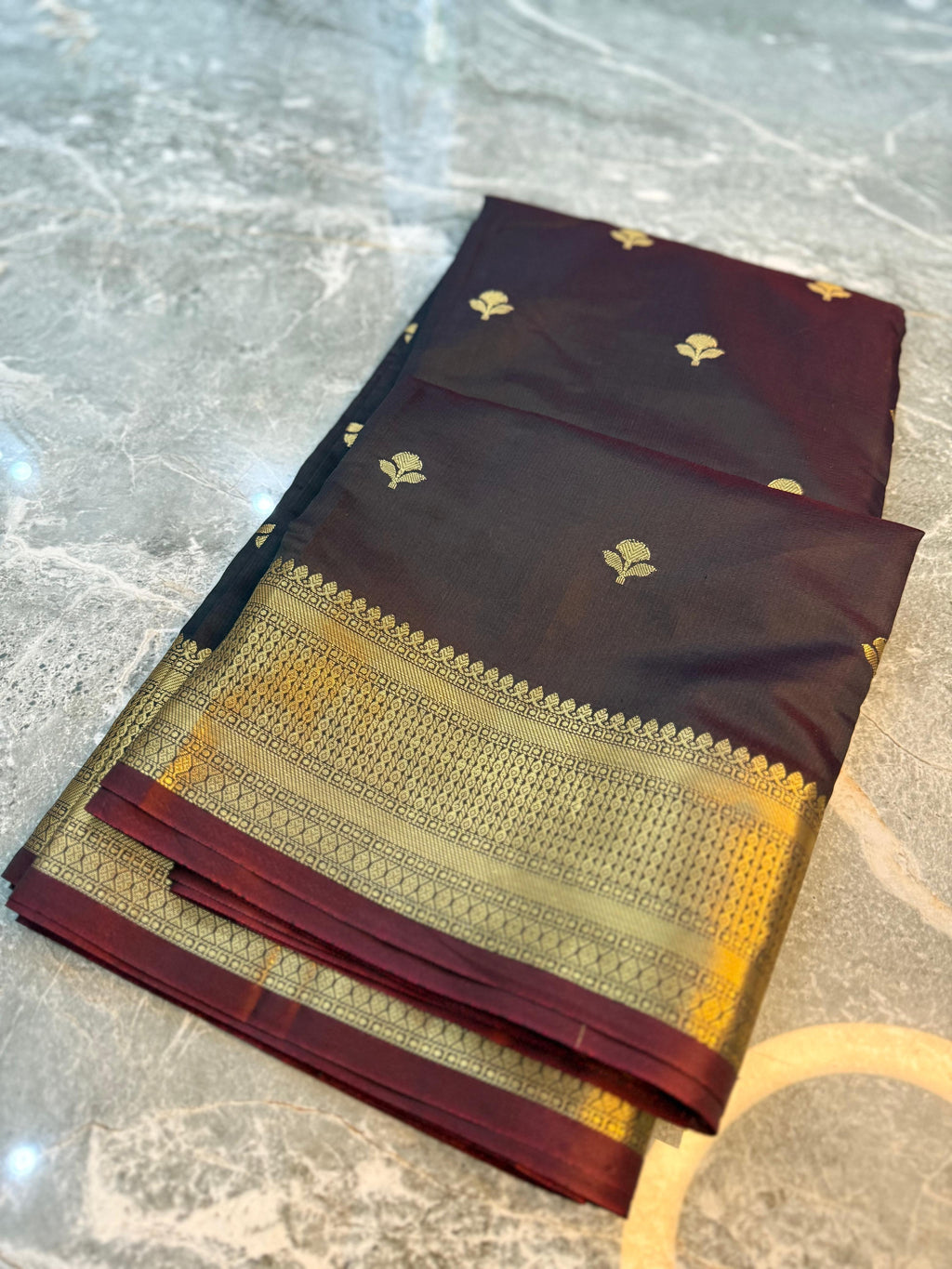 LATEST TRENDING BANARASI SAREE  4009