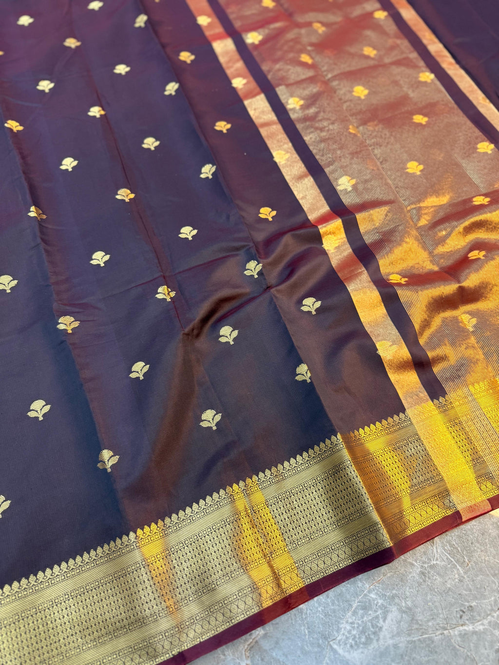 LATEST TRENDING BANARASI SAREE  4009