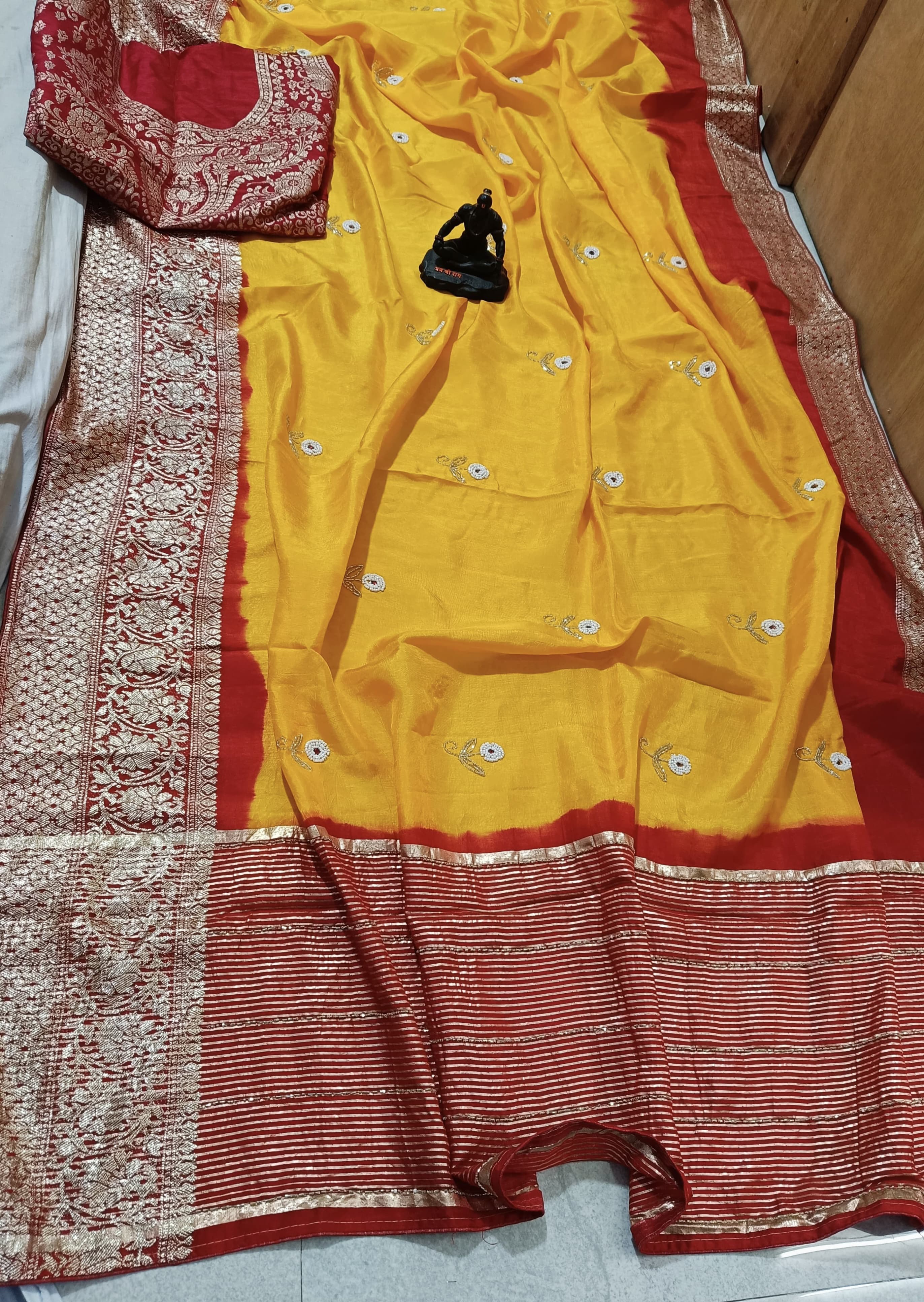 Russian chitpallu jari border sarees