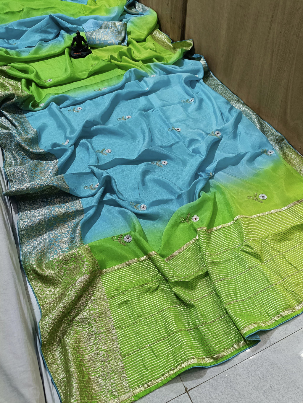 Russian chitpallu jari border sarees